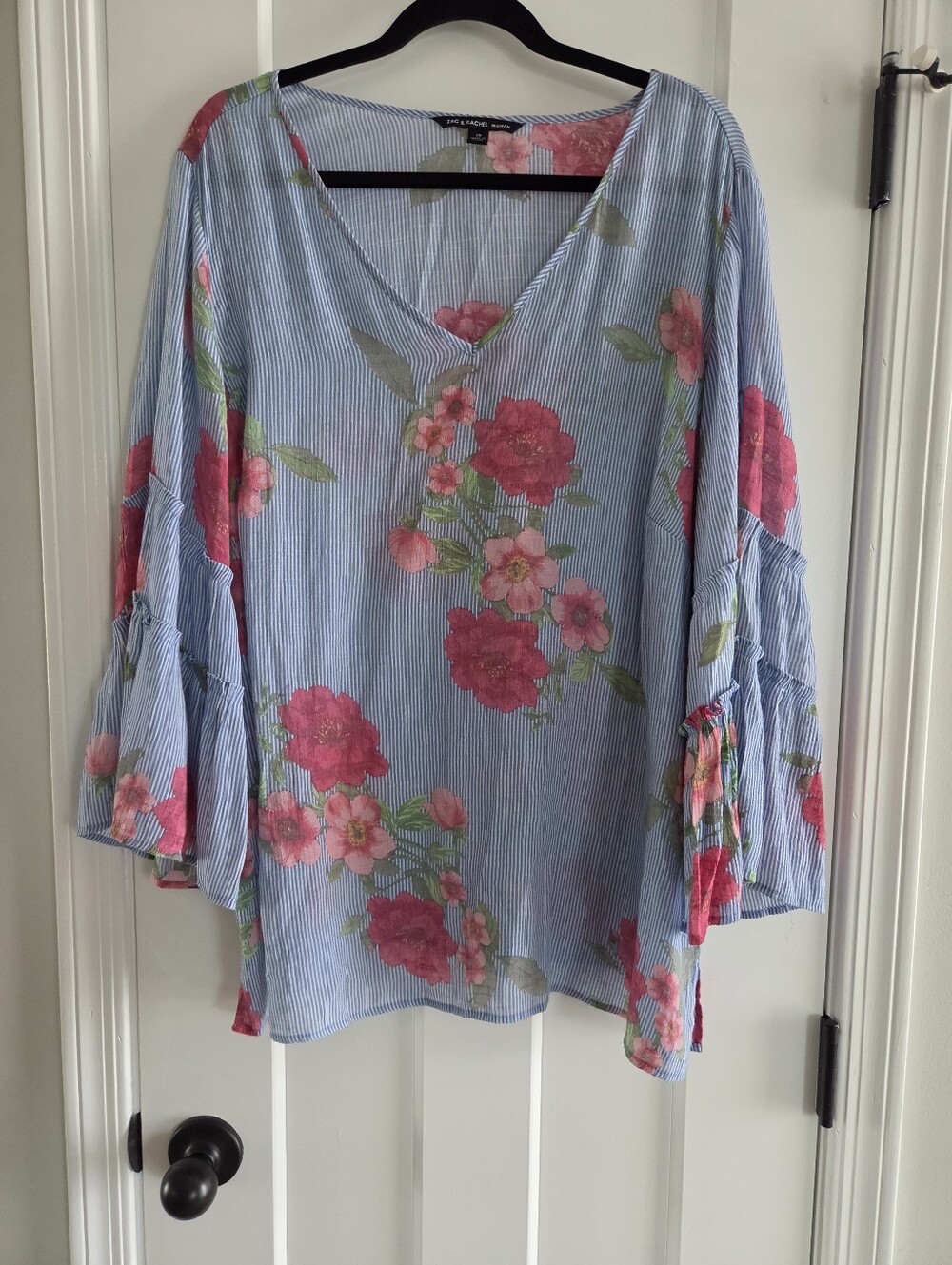 Zac & Rachel size 2x blue and white stripe floral blouse with bell sleeves